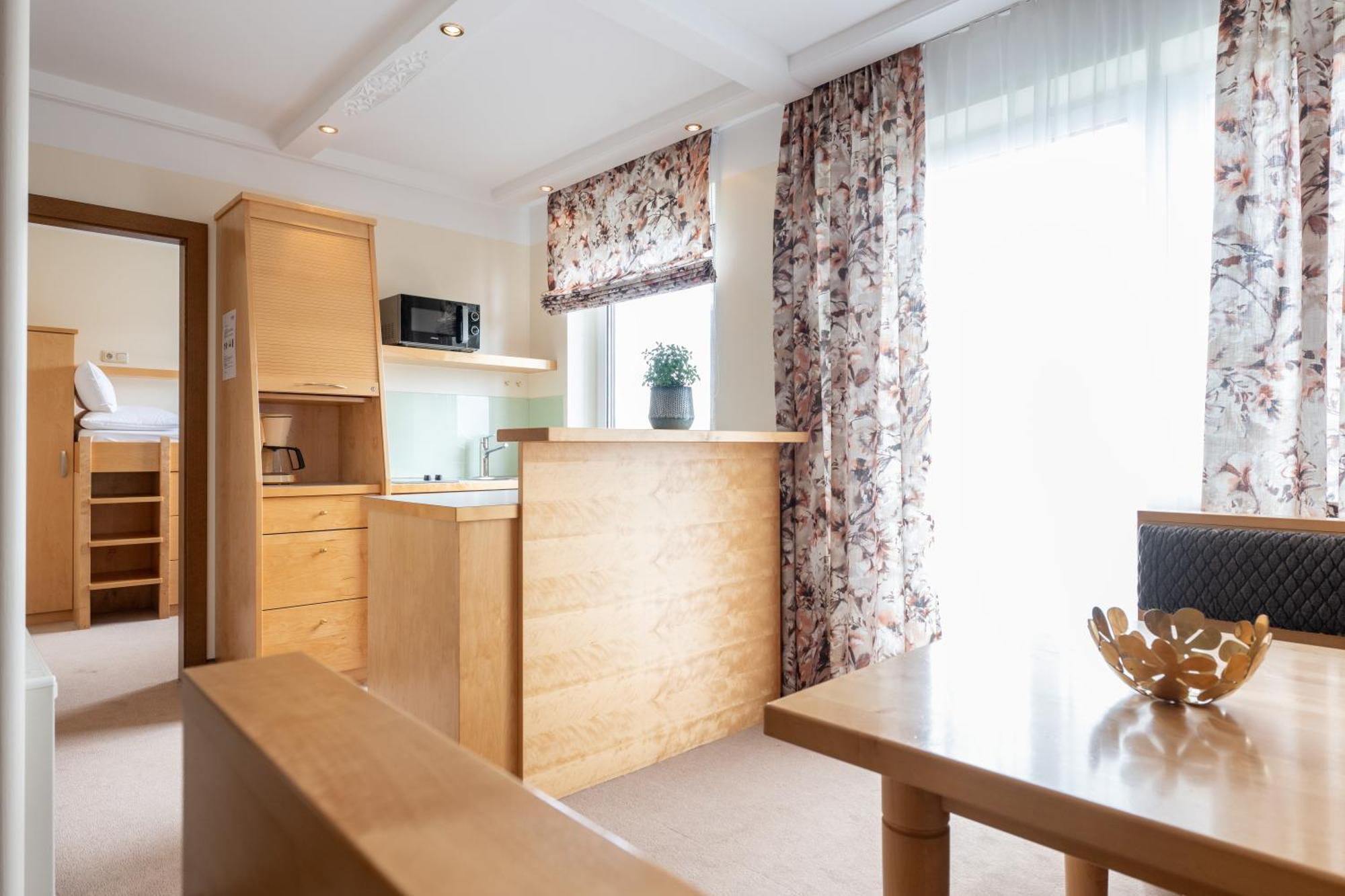 Die Wunder S Ferienpension Pörtschach am Wörthersee エクステリア 写真